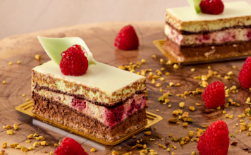 Cofetăria Delice. Fiindcă aici, de mai bine de 20 de ani, mănânc cele mai bune prăjituri și am parte de cea mai faină primire