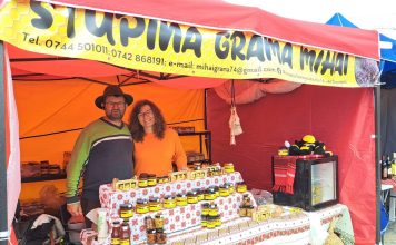 Recomand Stupina Grama Mihai pentru mierea de mană și alte produse apicole stand targ stupina grama mihai