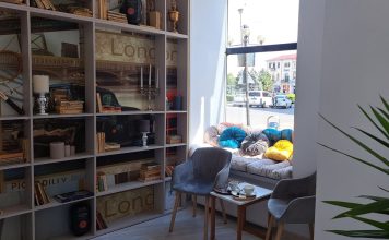 Recomand Cafeteria Piccadilly din centrul Ploieștiului pentru atmosfera boemă și cafeaua de calitate cafeteria piccadilly interior